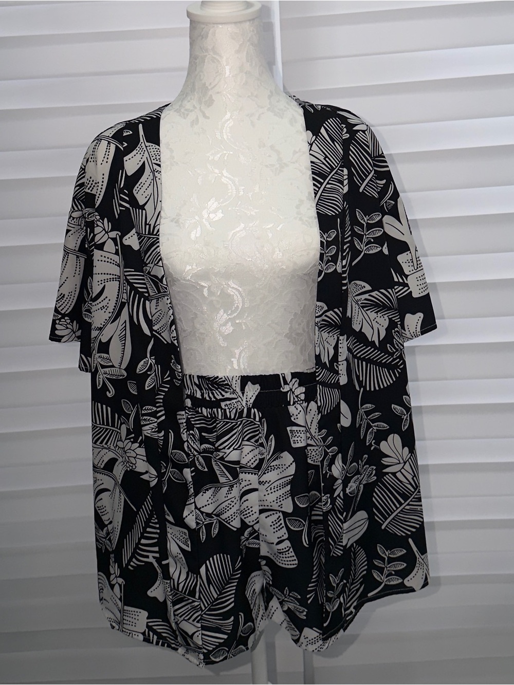 SHEIN Black & White Tropical Print Swim Cover-Up Set